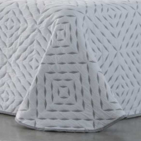 detalle reves colcha suances gris