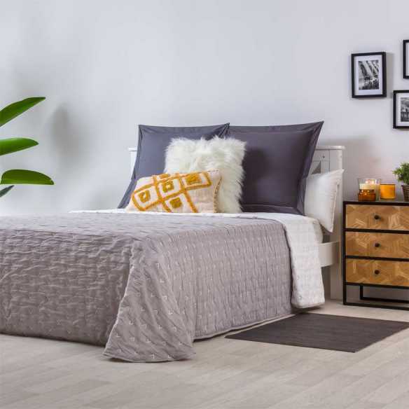 COLCHA GRIS DE VERANO